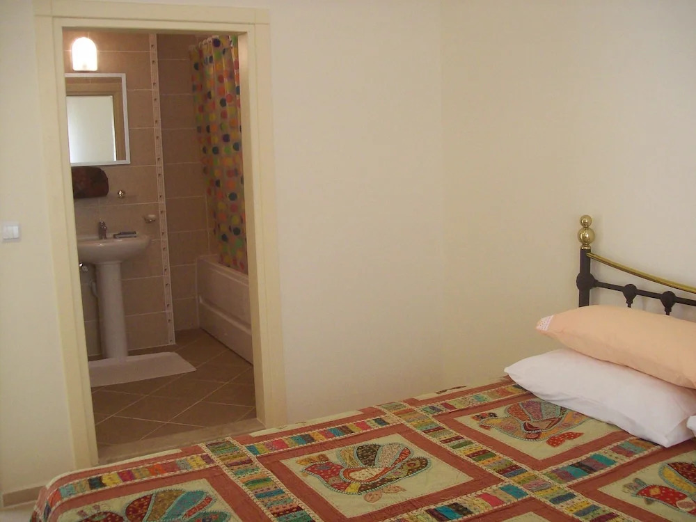Captivating 4-bed Villa in for Affordable Prices