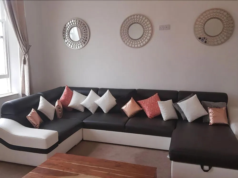 Liverpool Centre Penthouse Sleeps 8