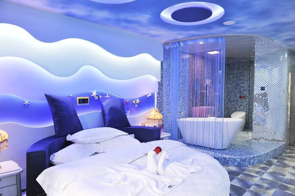 Eaka Hotel
