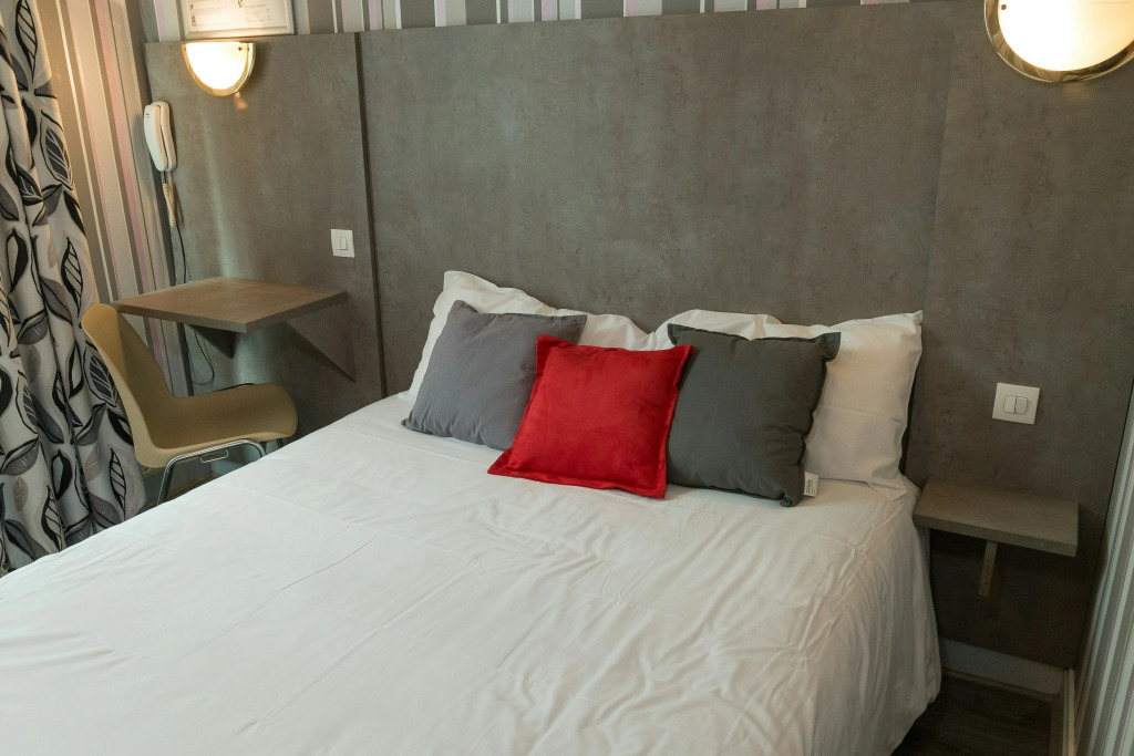 HOTEL PARIS PANAM-PERE LACHAISE-PLACE GAMBETTA-HOPITAL TENON-REPUBLIQUe