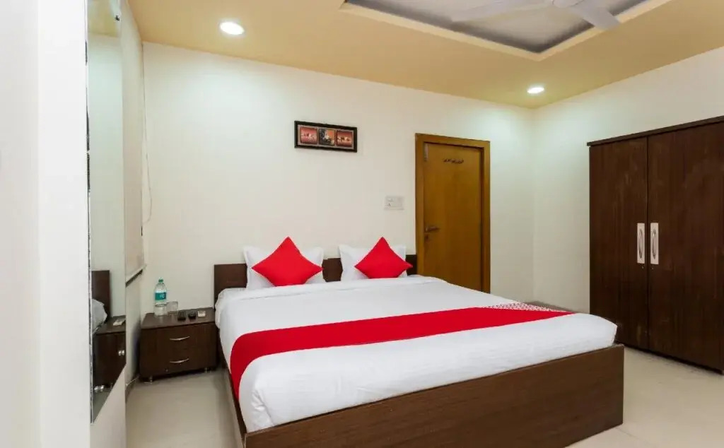 Silver Stay By OYO Rooms