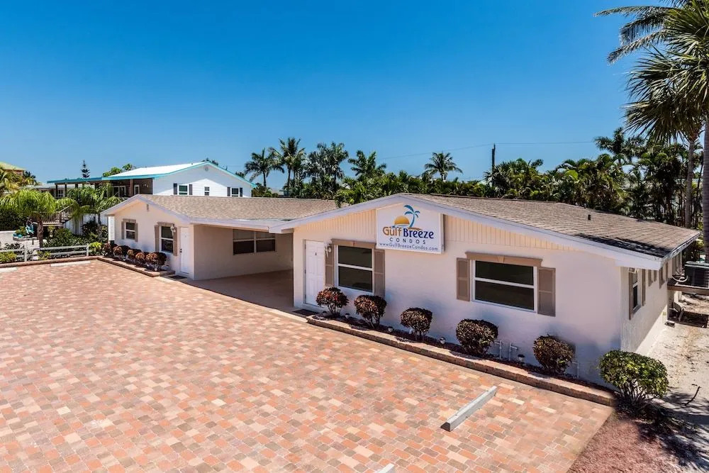 Gulf Breeze Condos