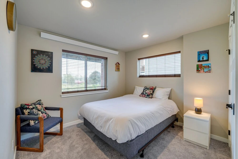 Modern Blaine Vacation Rental, 33 Mi to Vancouver!