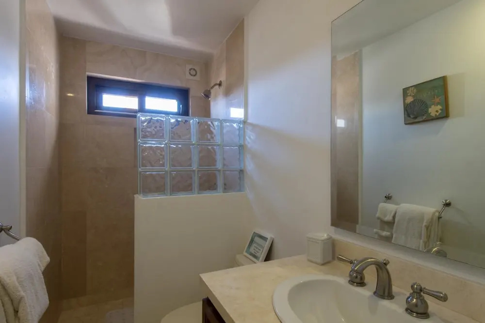 Outstanding Beachfront for up to 15 People: Villa Delfines
