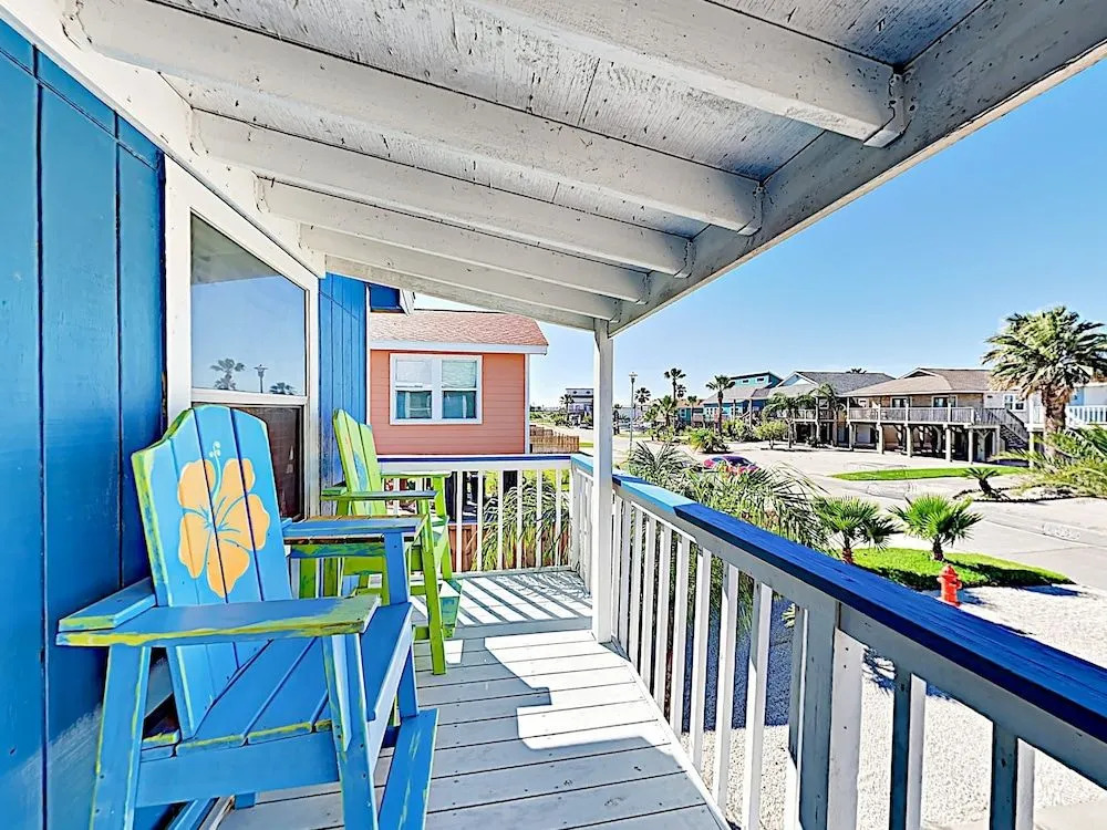 Just Blue Inn - 3 Br home by RedAwning
