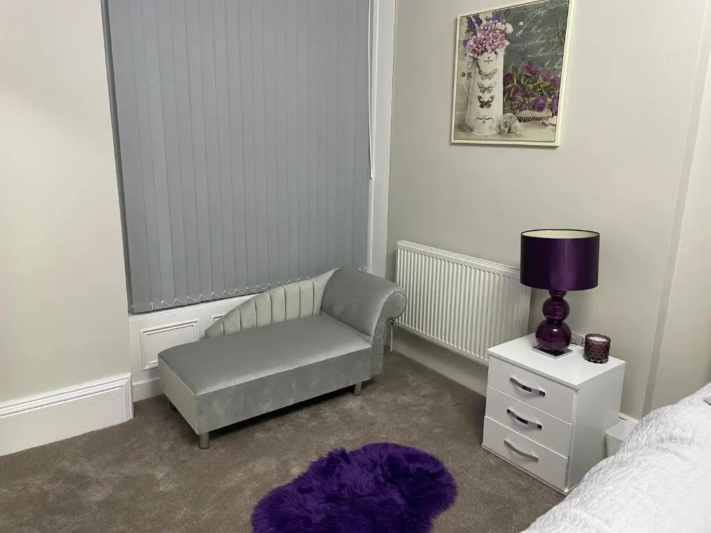 1 Bed Flat - Sleeps 2 - Hot Tub - Parking - Wifi
