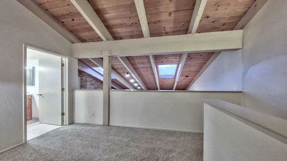 628 Lake View
