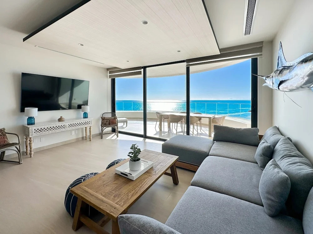 Has it all Beachfront Retreat With Stunning Views