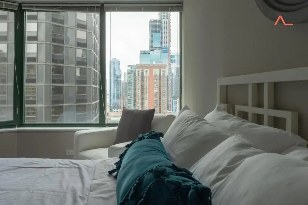 ENVITAE 3BR Downtown Luxurious Suite Views & Pool