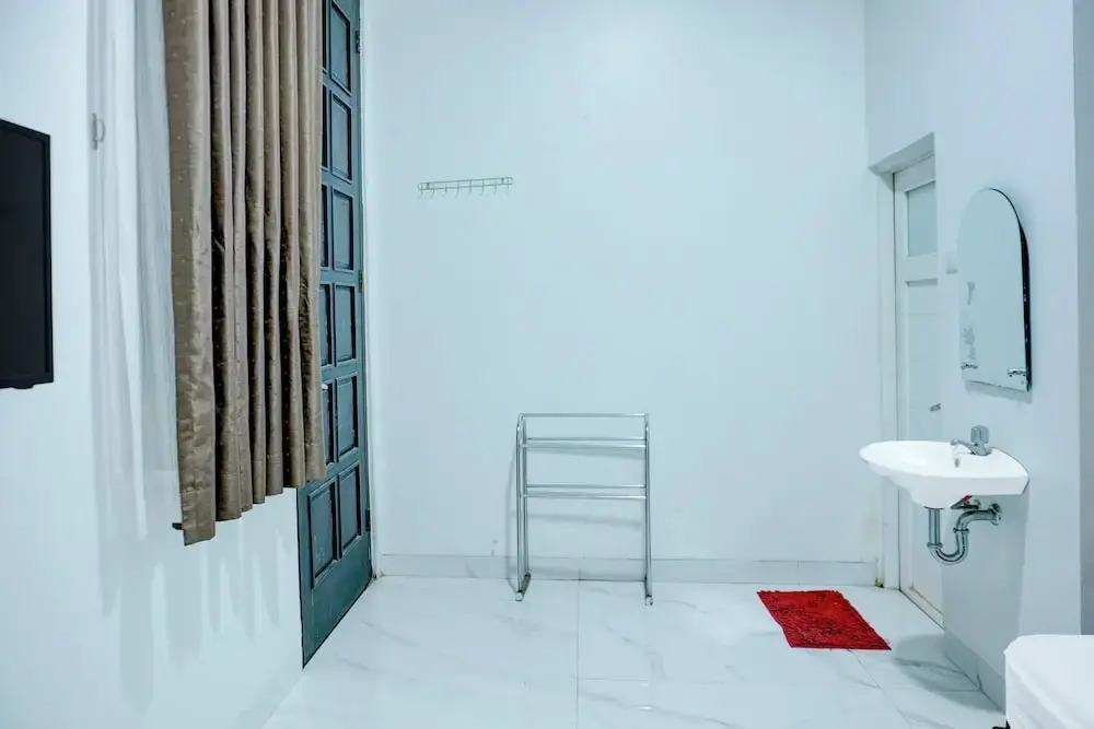 Capital O 94491 Family Homestay
