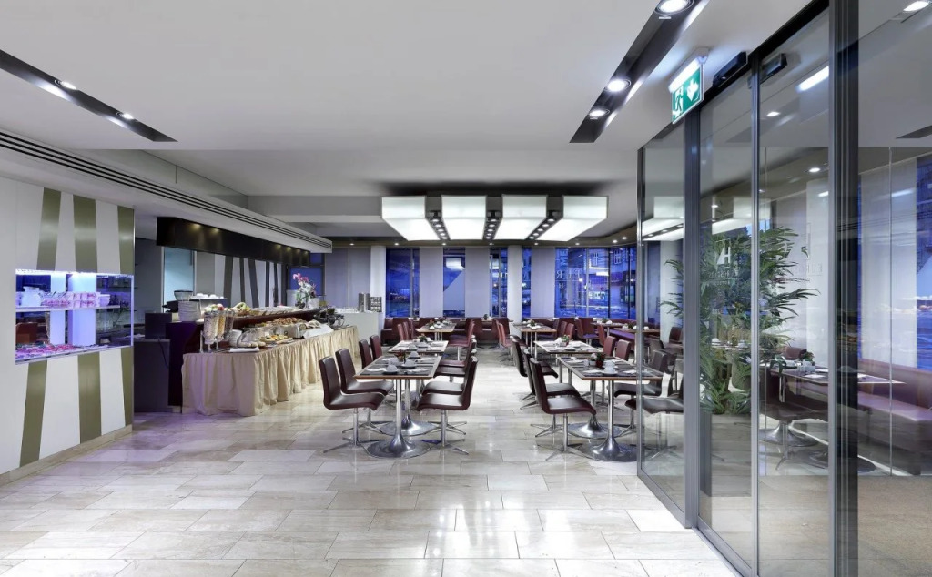Eurostars Embassy