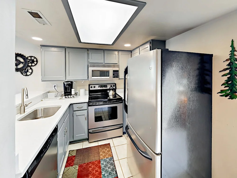 2148 Apache Trail Townhouse #11 5 Bedrooms 4 Bathrooms Townhouse