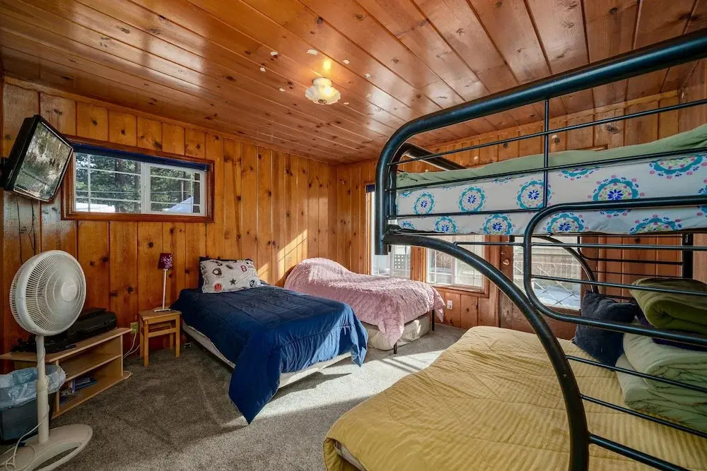 Al Tahoe Cabin-vintage Meets Modern 920sf 3 Bedroom Home