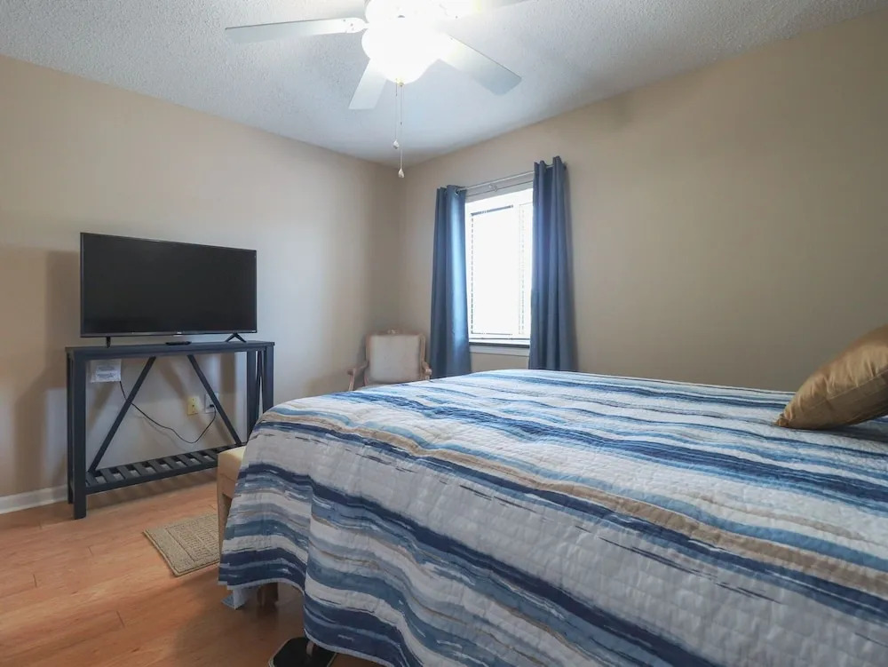Yacht Club Villas #1-201