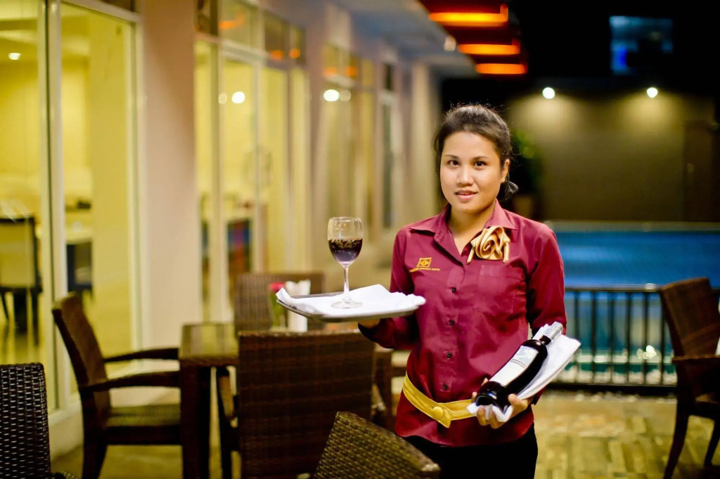 Sinsuvarn Airport Suite Hotel