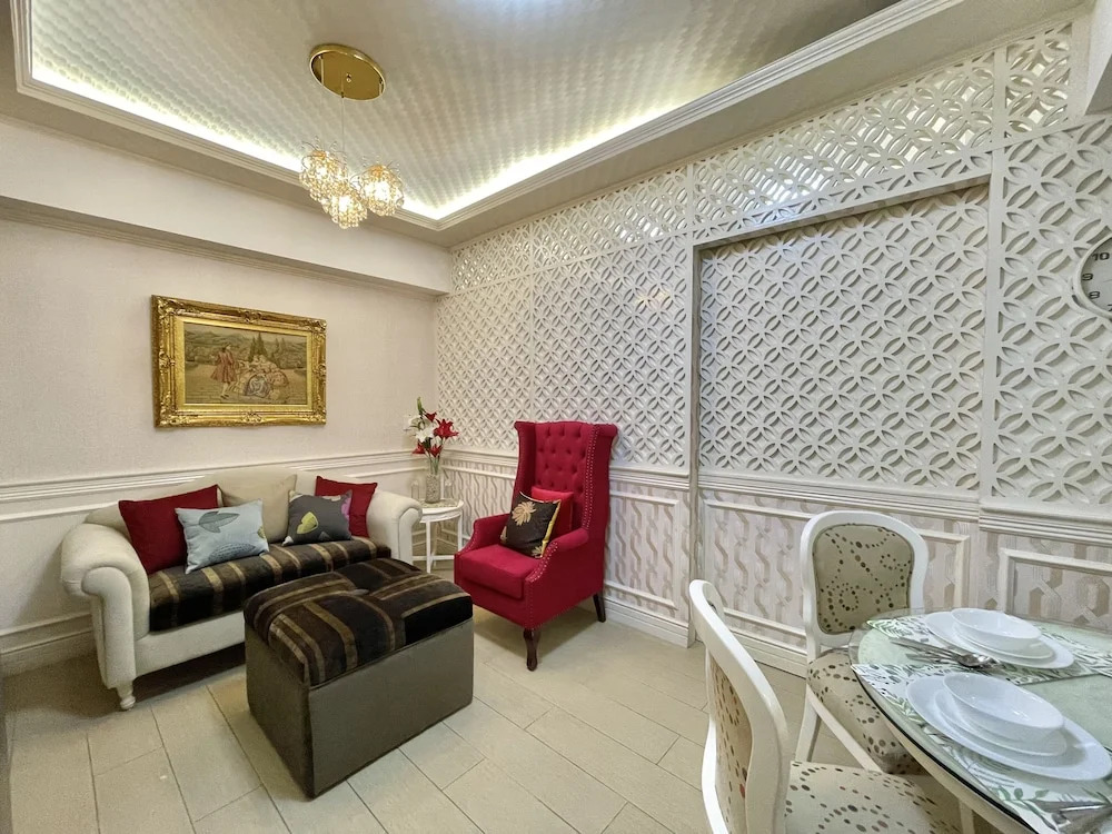 Spacious condo in Venice Luxury Residences