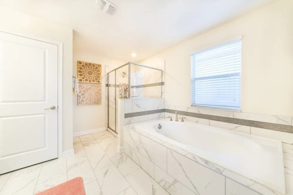 Boutique Styled 6-bed 6-bath home Pool/Spa! home