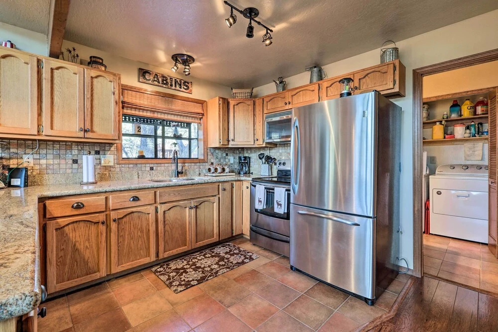 Pet-friendly Munds Park Retreat w/ Wraparound Deck