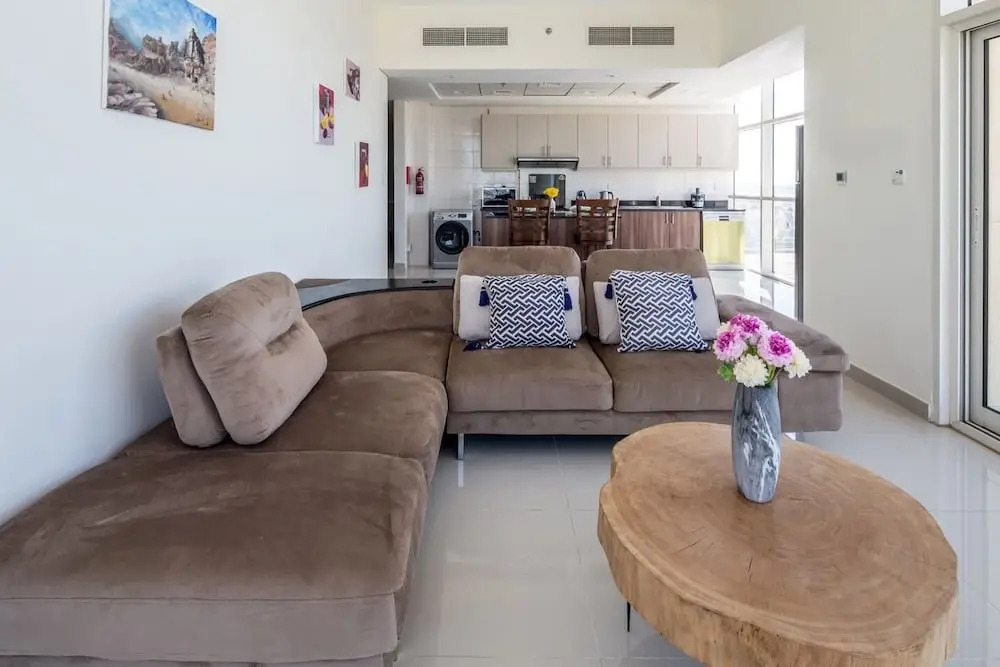 Premier 2BR Apartment in JVC Community - Sleeps 5!