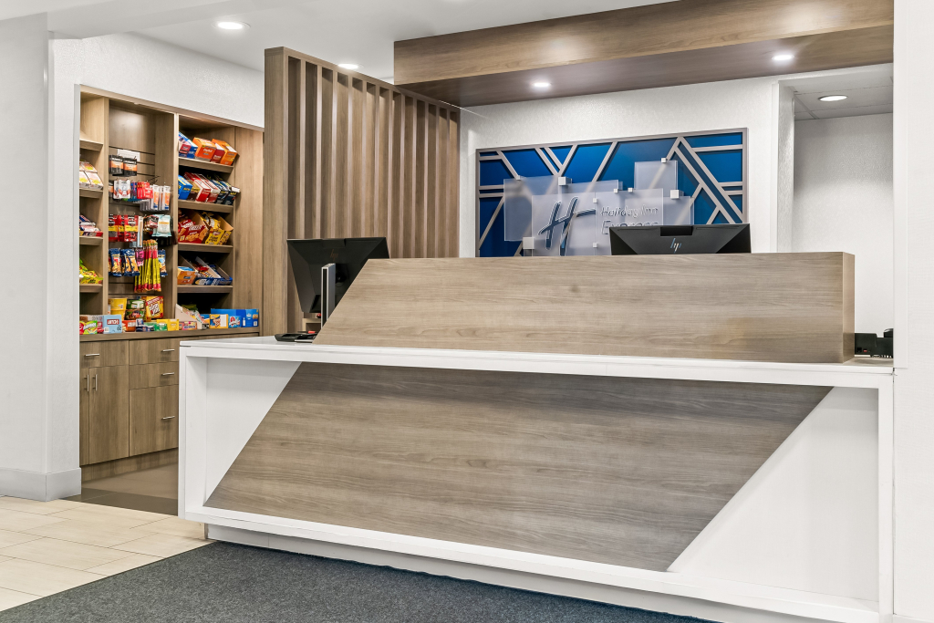 Holiday Inn Express & Suites Detroit - Novi by IHG