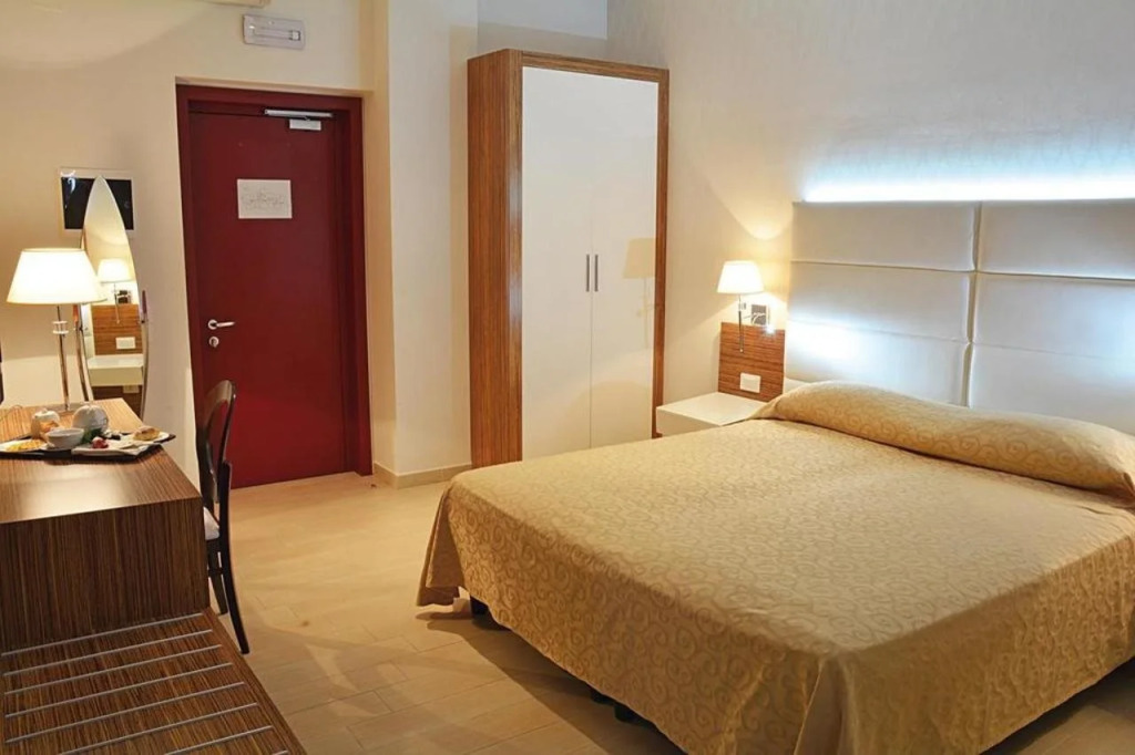 S Hotel