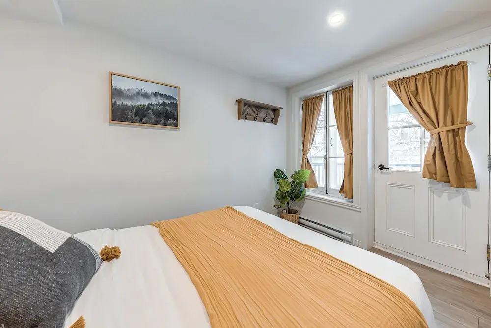 Quebec City 2 Bedroom Treasure