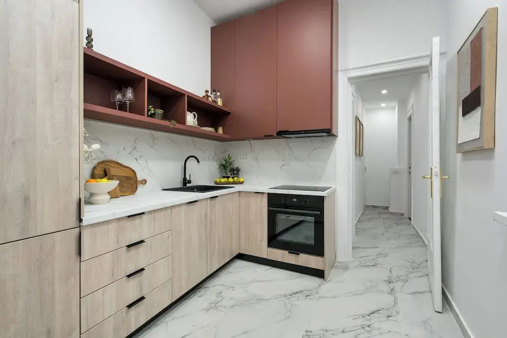 Refined & Spacious 3-Bedroom Flat Near Cismigiu, Balcony with Boulevard Views