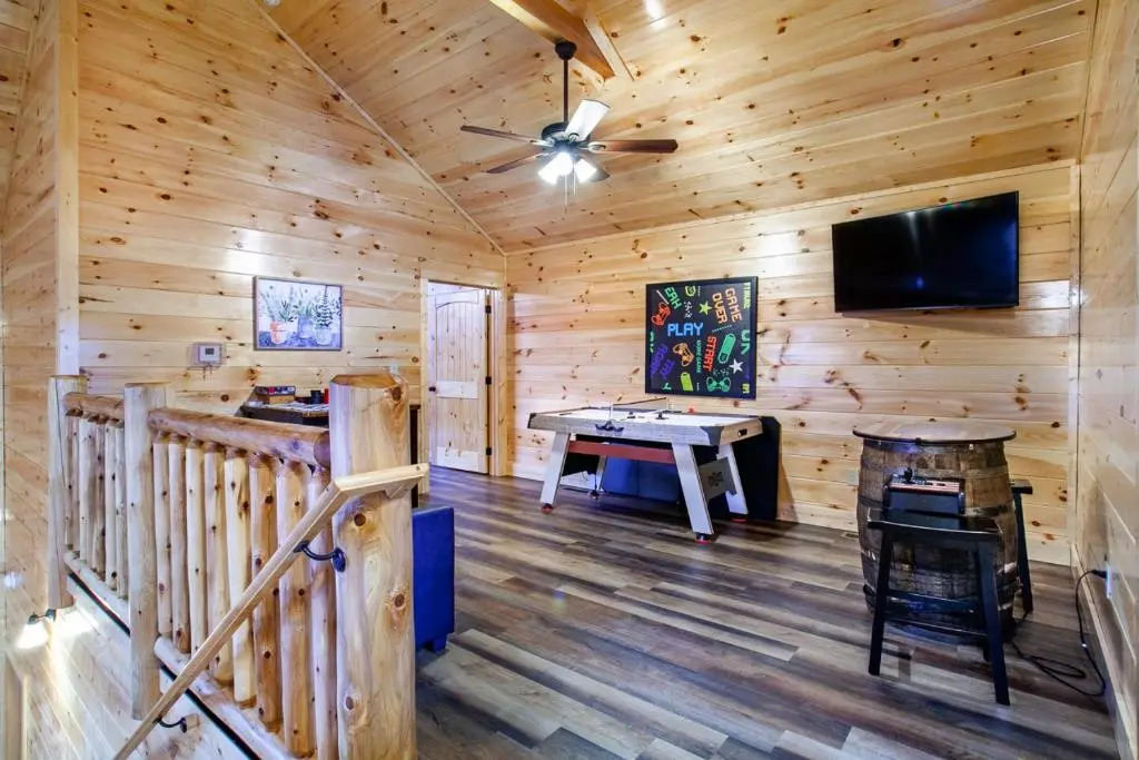 Swimming Bears Lodge 1 with Indoor Pool and Hot Tub