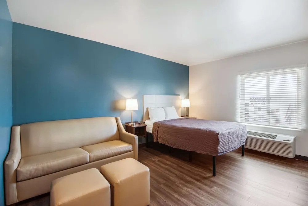 WoodSpring Suites Bakersfield Airport