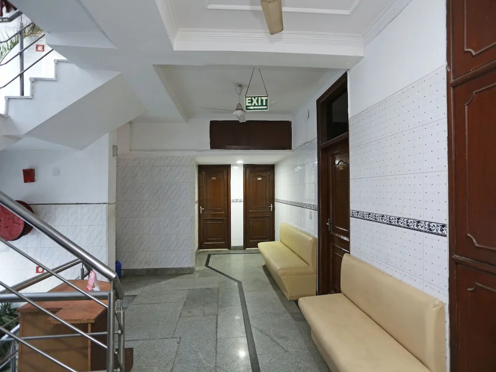 OYO 472 Hotel Sareen