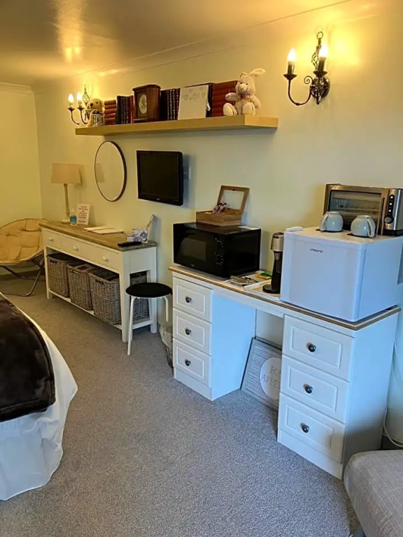 Luxury 3 bedded room with sea views and parking