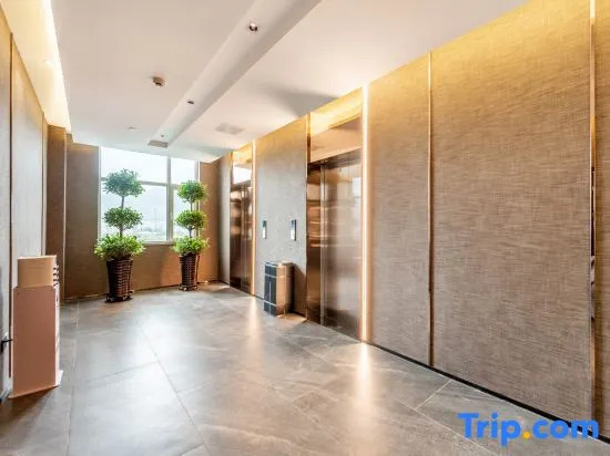 Homeinn Plus Hotel (Xining Bayi East Road Fourteenth Middle School)