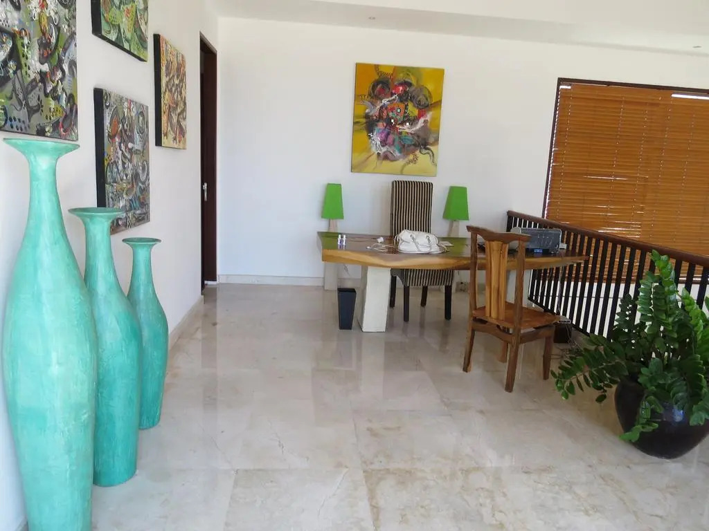 Villa Lebah