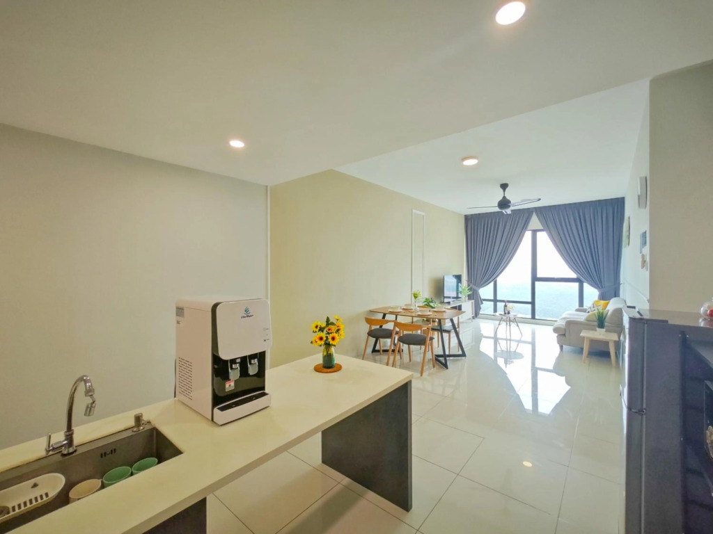 The Seasons*2BR WIFI, near KSL, Mid Valley, CIQ