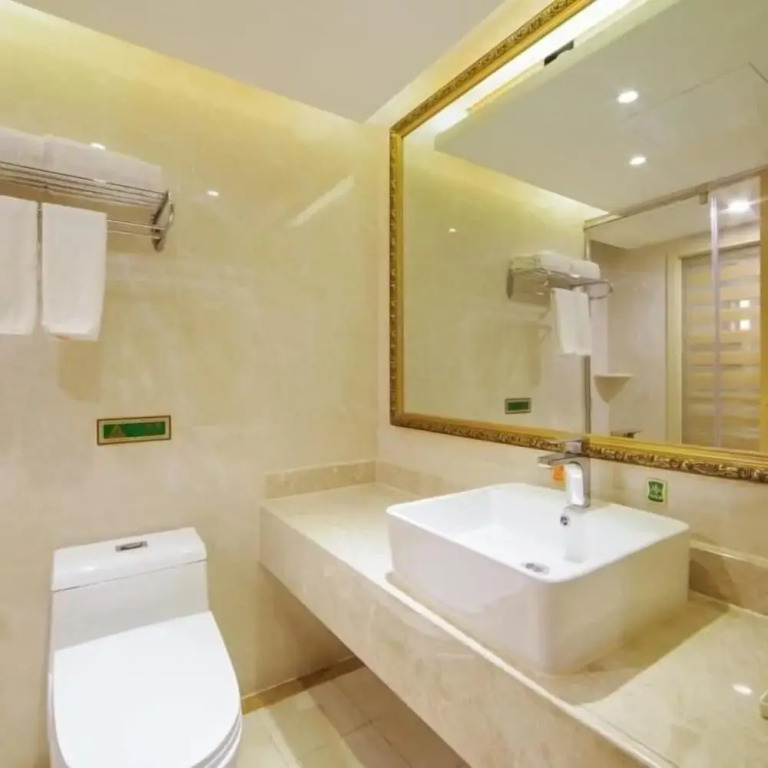 Vienna Hotel Xiufeng Park, HeshanDistrict,Yiyang