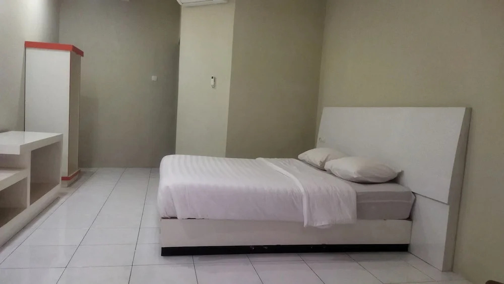 Royal Kencana Hotel powered by Cocotel