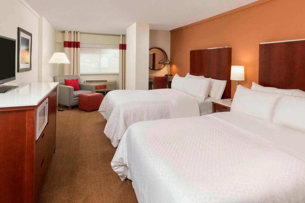 Four Points by Sheraton Boston Logan Airport Revere