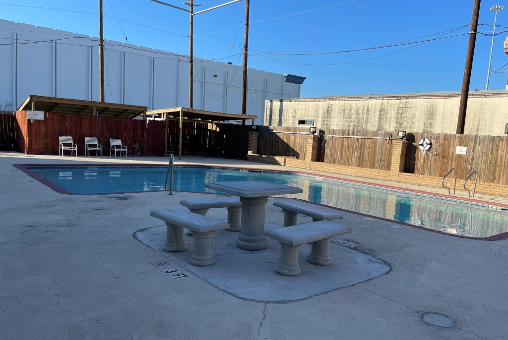 Days Inn & Suites by Wyndham Corpus Christi Central