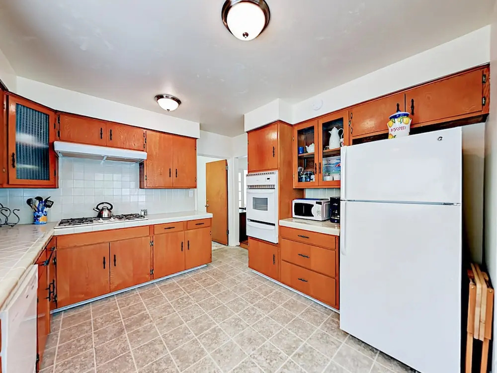 Little Italy Bungalow 3 Bedrooms 1.5 Bathroom Home