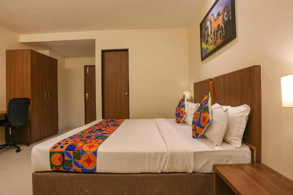 FabHotel Royal International - Nr Mumbai International Airport