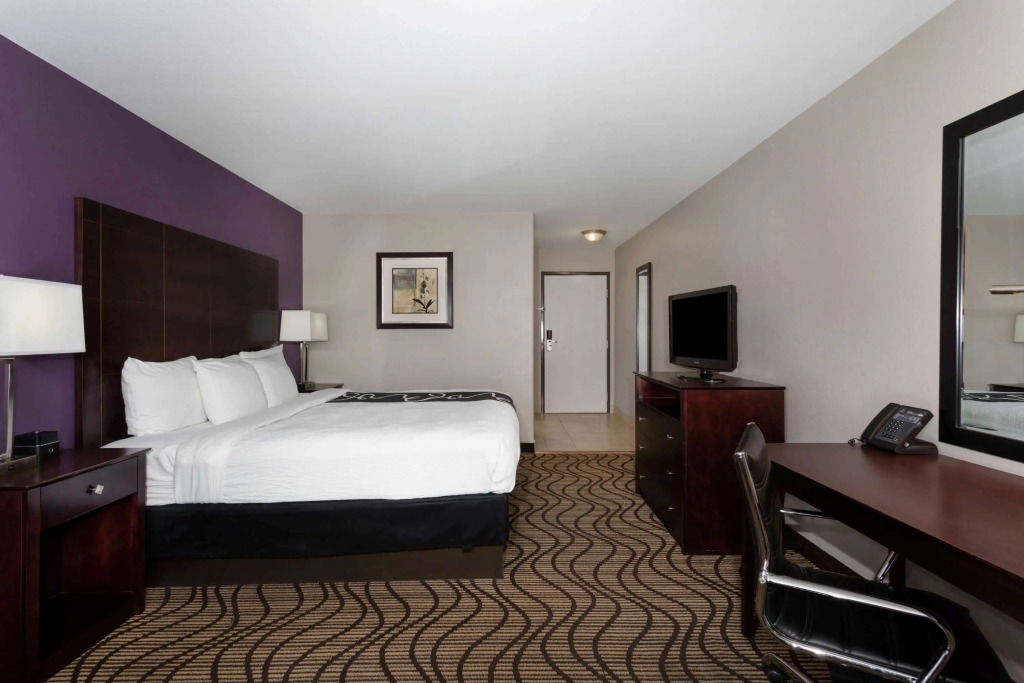 Baymont by Wyndham Henderson-Northeast Denver