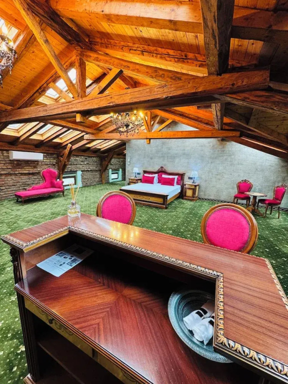 JMR Splendor - Private Sauna & Bathtub Suites