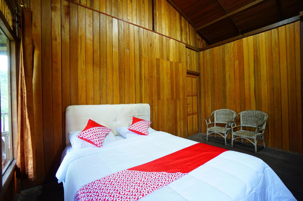 OYO 1254 Golden Lake Resort