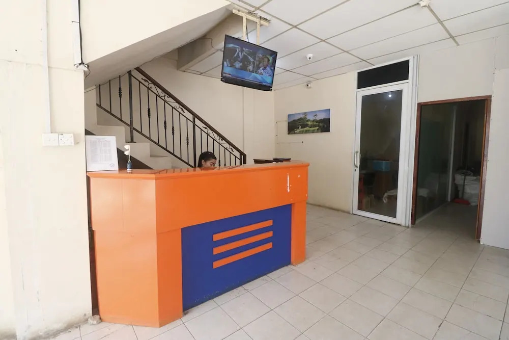 RedDoorz Plus near Gold Coast Ferry Terminal Batam