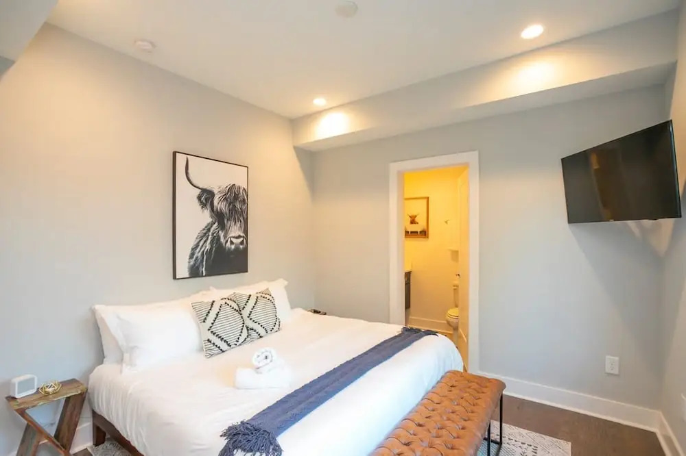 Franklin by Avantstay Trendy Townhouse in Great Location w/ Private Roof Top Patio