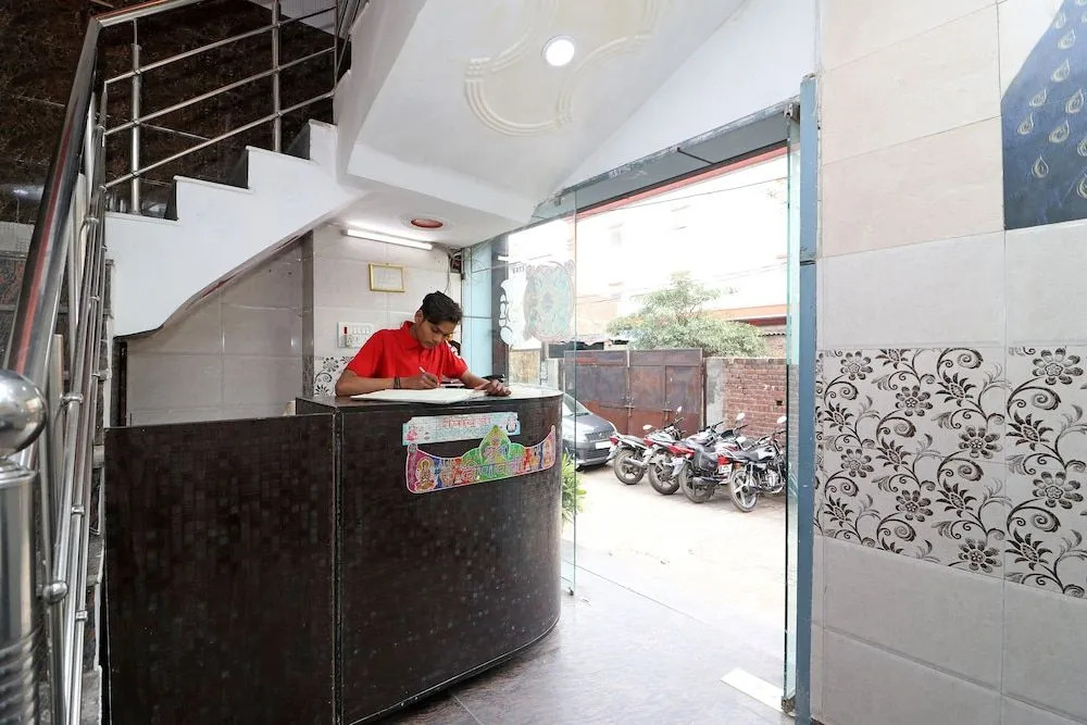OYO 28331 Hotel Keshav-a Unit Of Ghaziabad Inn