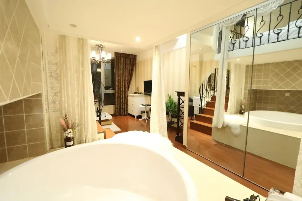 Warm Journey Apartment