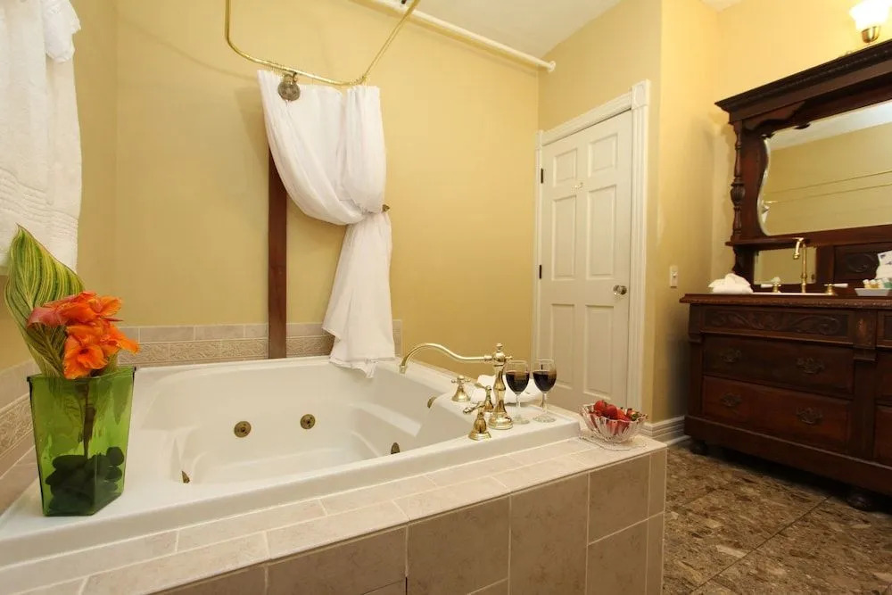 Hennessey House