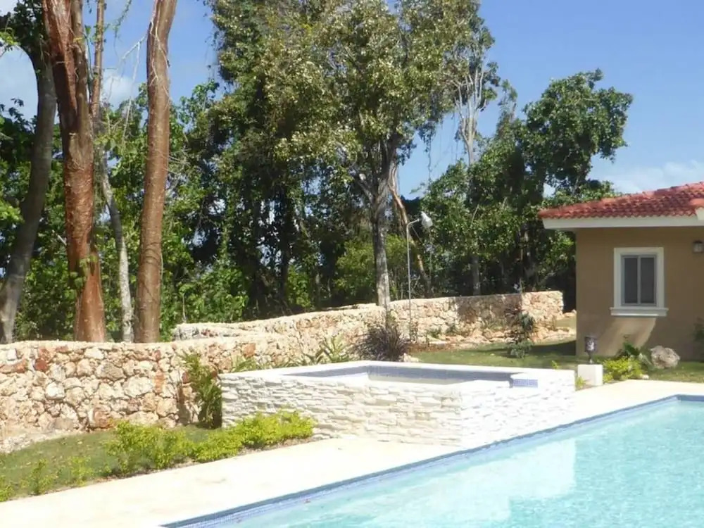 Private two Story Villa With Guest House