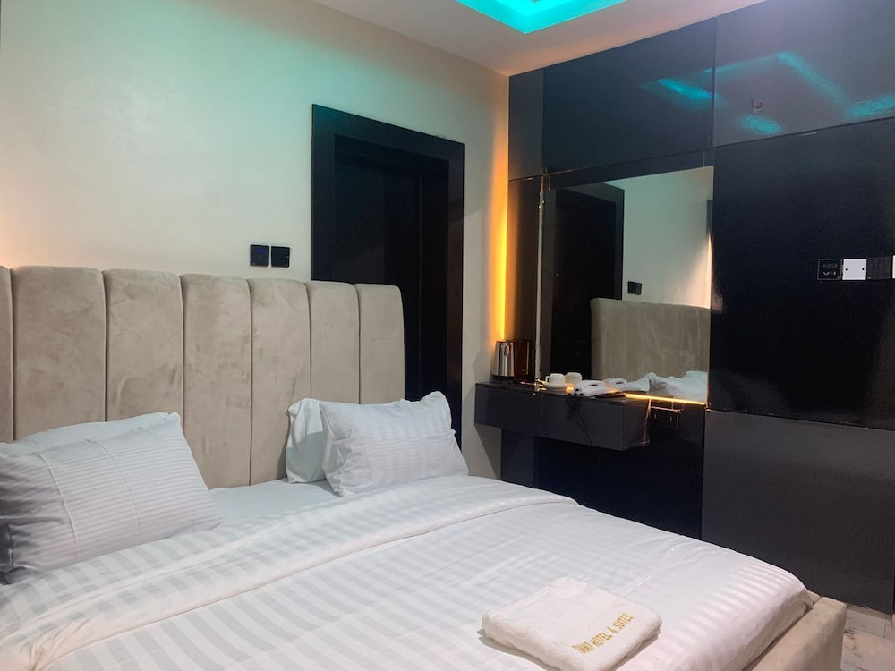 Tiano Hotel & Suites